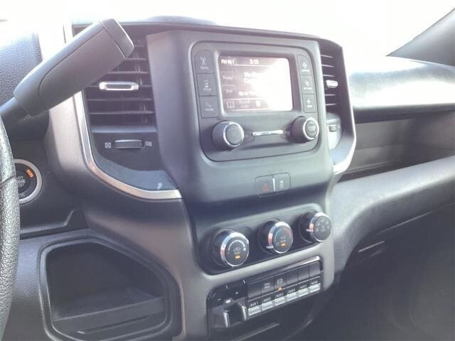 2024 Ram 3500 SLT photo 4