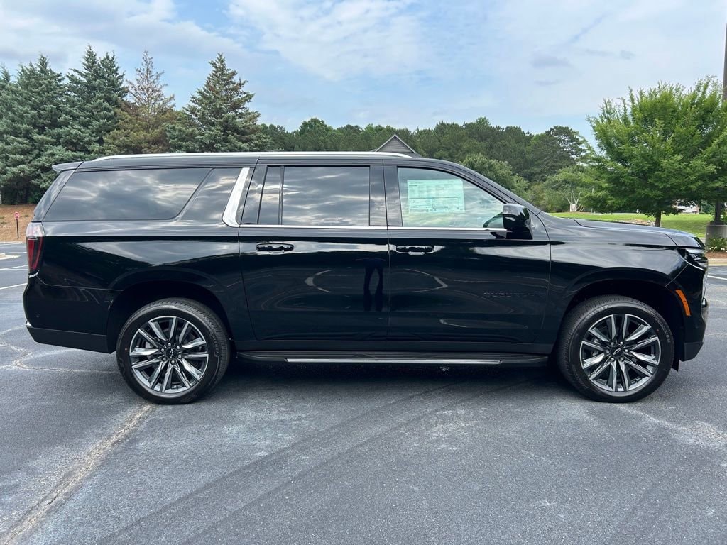 2026 Chevrolet Suburban LS - Photo 19