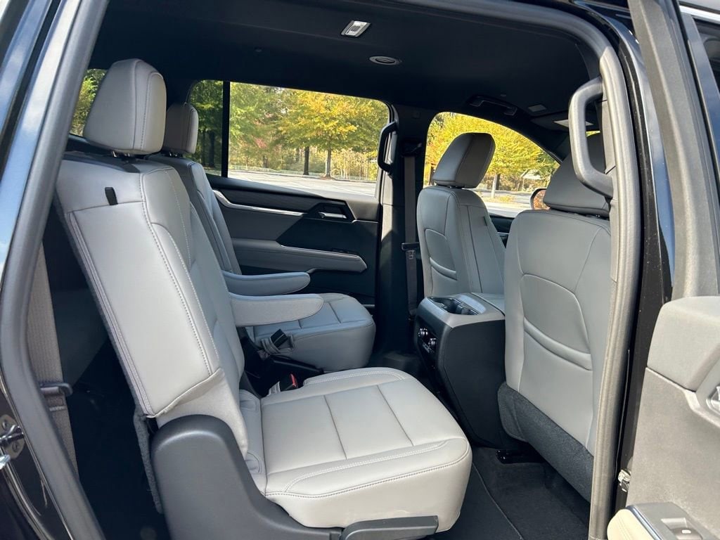 2026 GMC Acadia Elevation - Photo 46