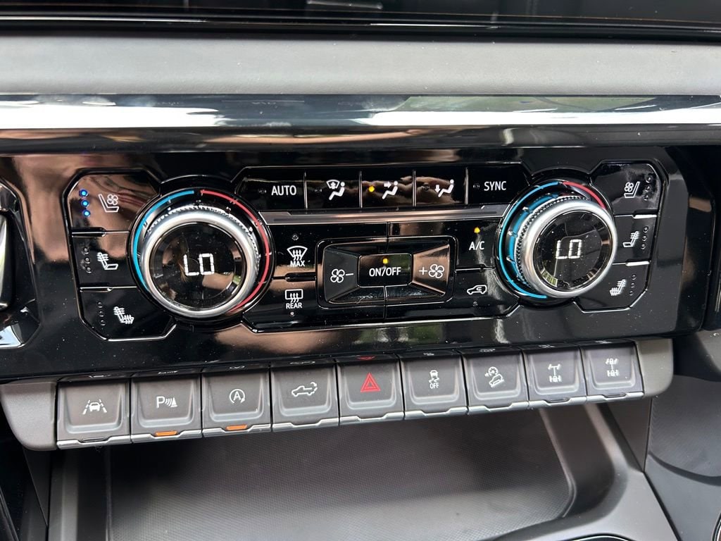 2026 GMC Sierra 1500 AT4X - Photo 40
