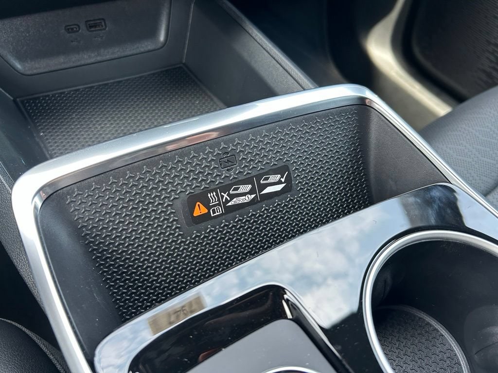 2027 Chevrolet Equinox LT - Photo 33