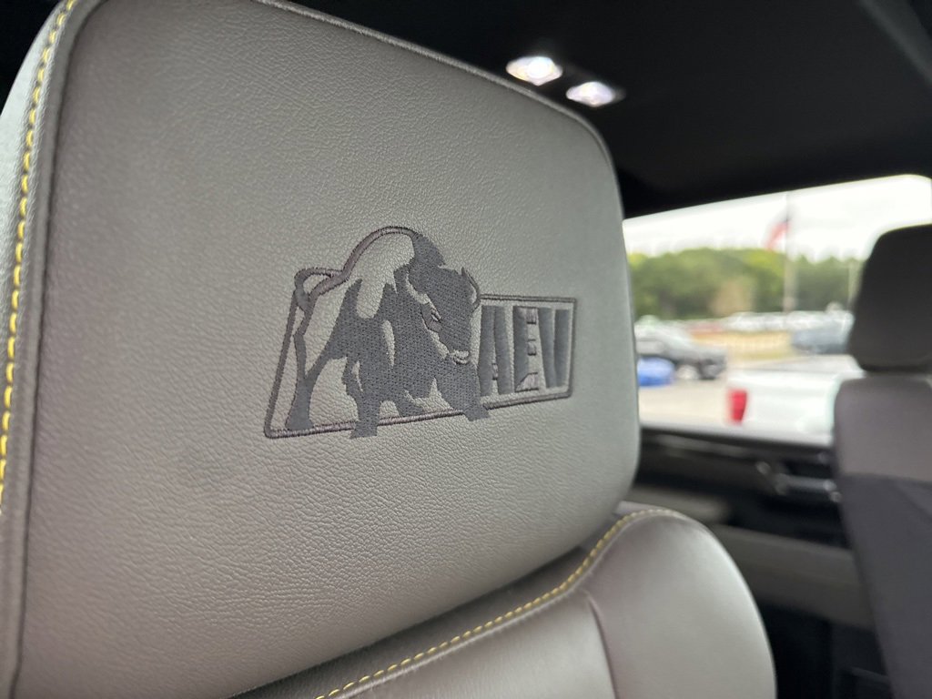 2025 Chevrolet Silverado 2500HD ZR2 photo 2