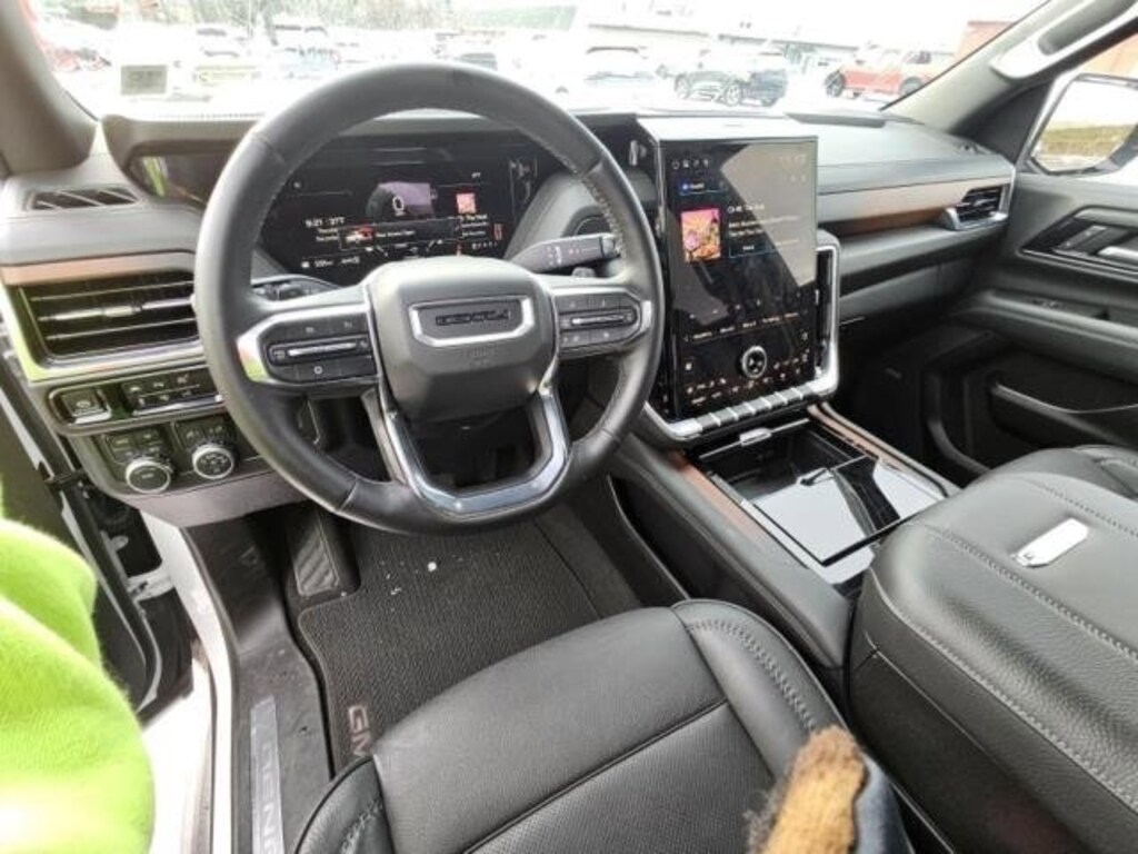 Used 2025 GMC Yukon XL Denali SUV