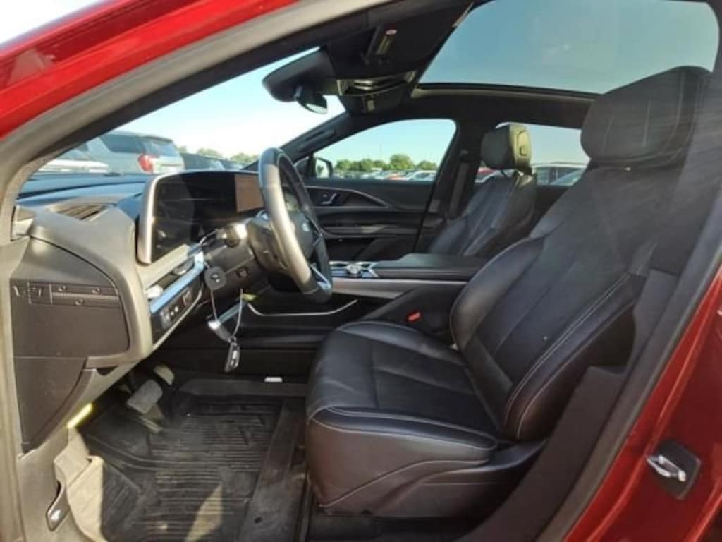 Used 2024 CADILLAC LYRIQ Luxury 1 SUV