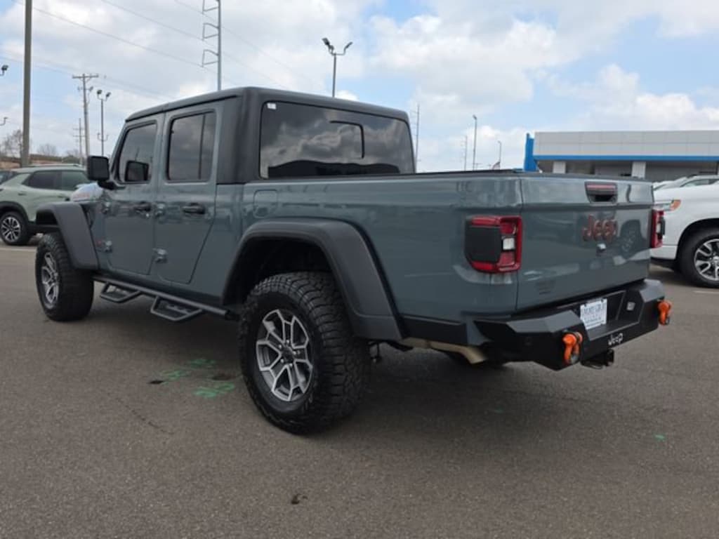 Used 2024 Jeep Gladiator Mojave Truck Crew Cab