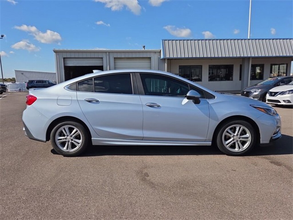 Used 2017 Chevrolet Cruze LT Sedan