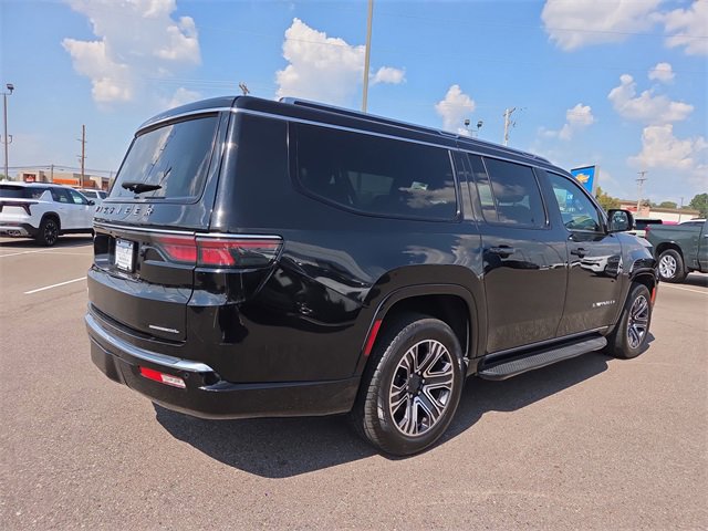 2023 Jeep Wagoneer L Series II photo 2