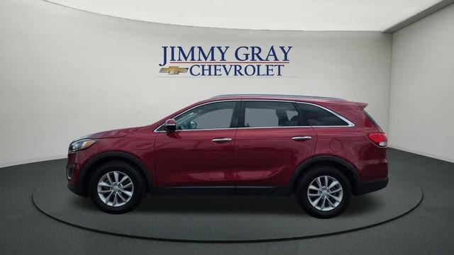Used 2016 Kia Sorento LX with VIN 5XYPG4A31GG142971 for sale in Southaven, MS