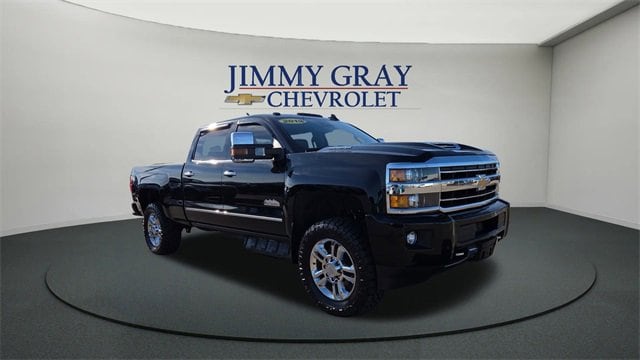 2019 Chevrolet Silverado HD High Country's photo