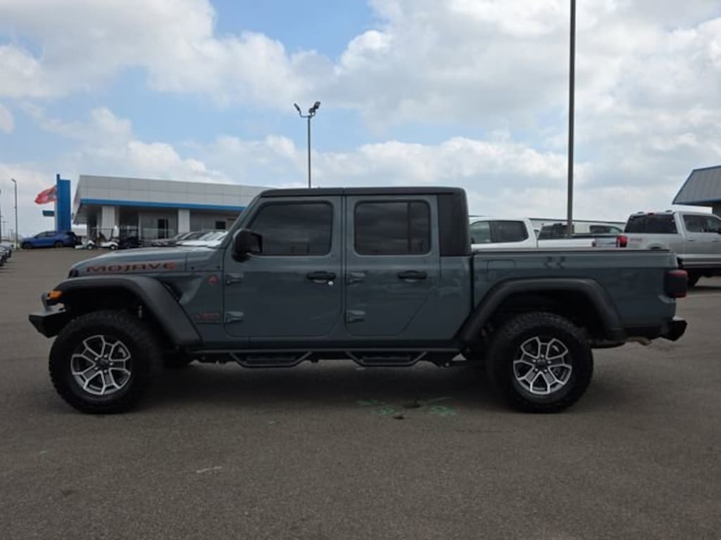 Used 2024 Jeep Gladiator Mojave Truck Crew Cab