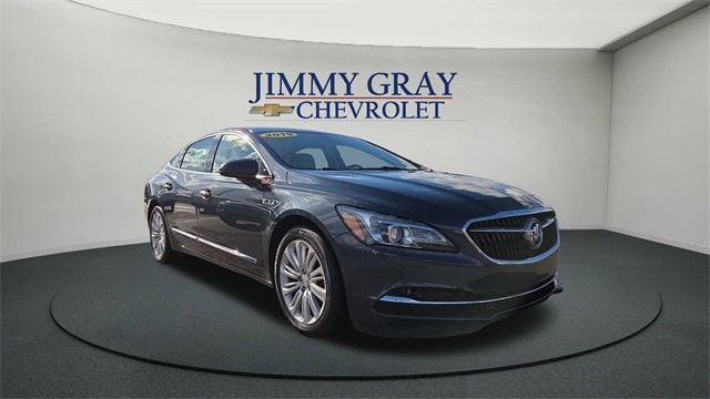 2019 Buick LaCrosse Preferred's photo