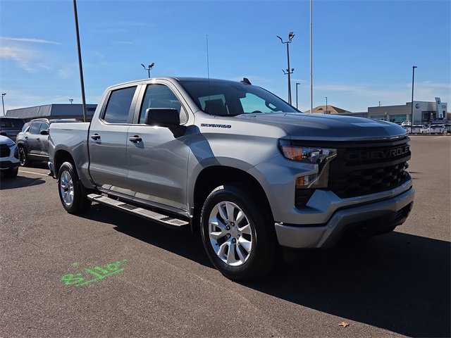 2026 Chevrolet Silverado Base's photo