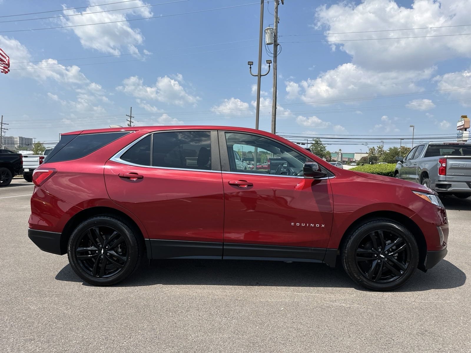 Used 2021 Chevrolet Equinox LT with VIN 3GNAXKEV0ML317504 for sale in Southaven, MS