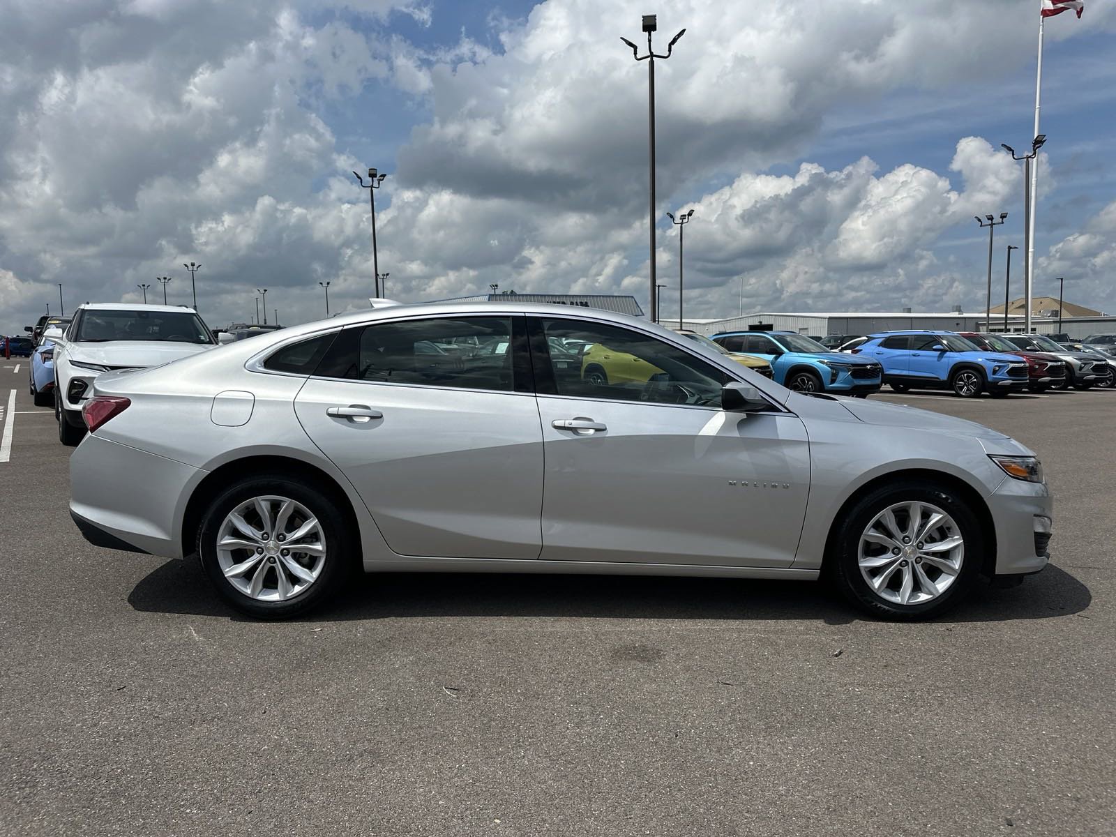 Used 2022 Chevrolet Malibu 1LT with VIN 1G1ZD5ST4NF129825 for sale in Southaven, MS