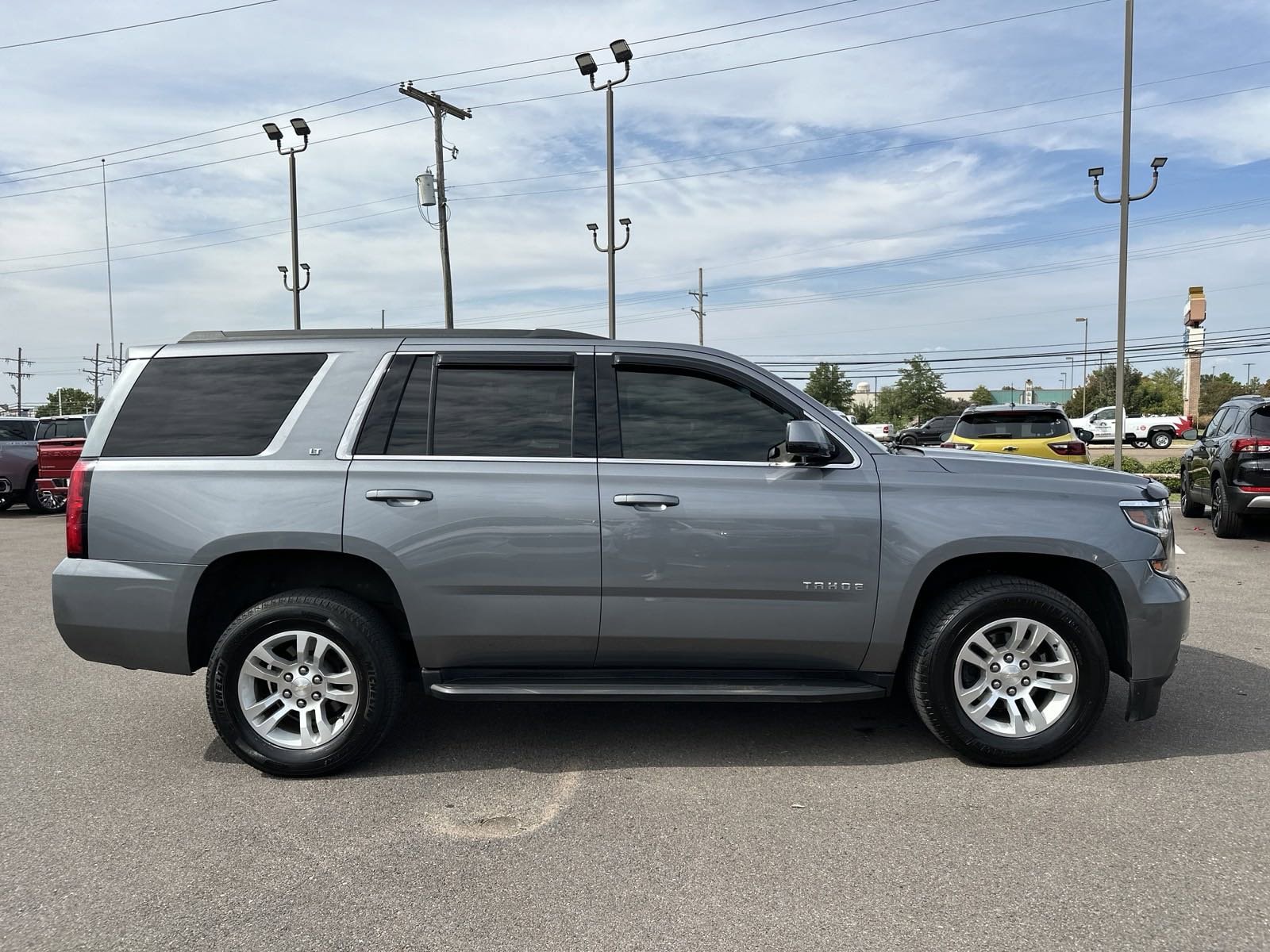 Used 2020 Chevrolet Tahoe LT with VIN 1GNSKBKC5LR113987 for sale in Southaven, MS