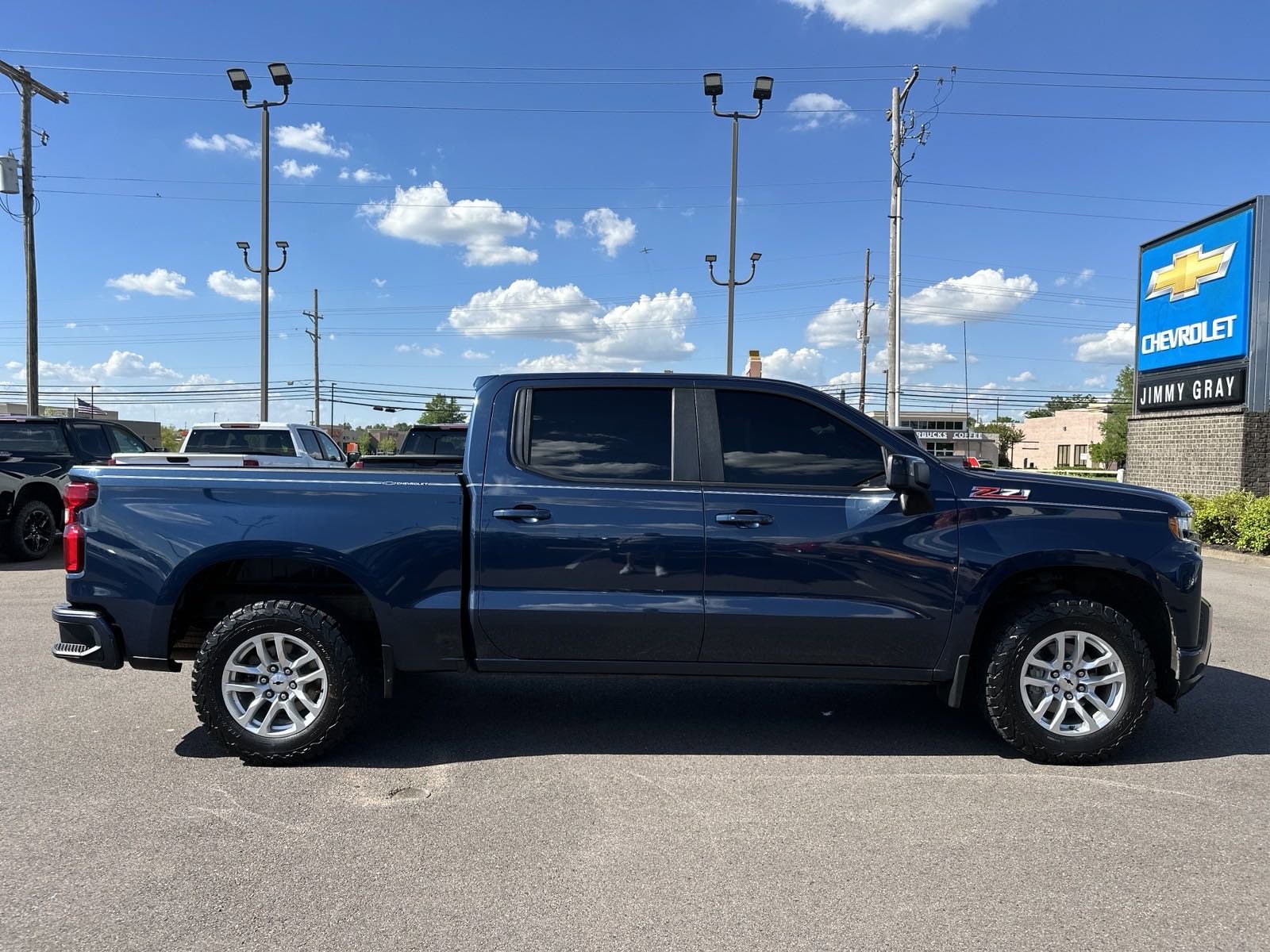 Used 2021 Chevrolet Silverado 1500 RST with VIN 1GCUYEED2MZ125005 for sale in Southaven, MS