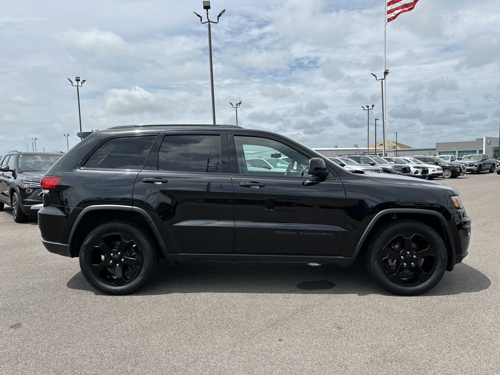 Used 2019 Jeep Grand Cherokee Upland with VIN 1C4RJEAG3KC530381 for sale in Southaven, MS