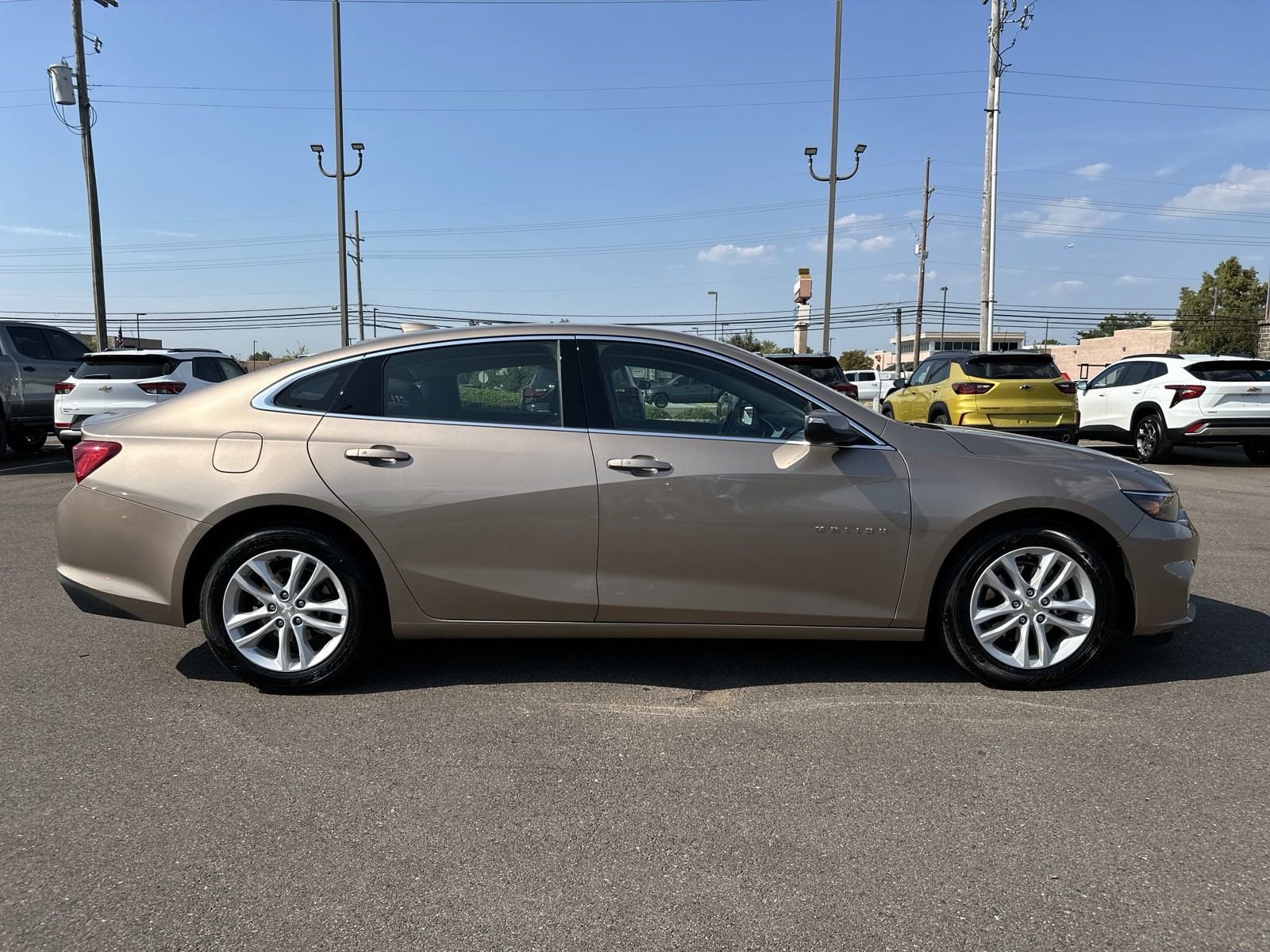 Used 2018 Chevrolet Malibu 1LT with VIN 1G1ZD5ST2JF206699 for sale in Southaven, MS