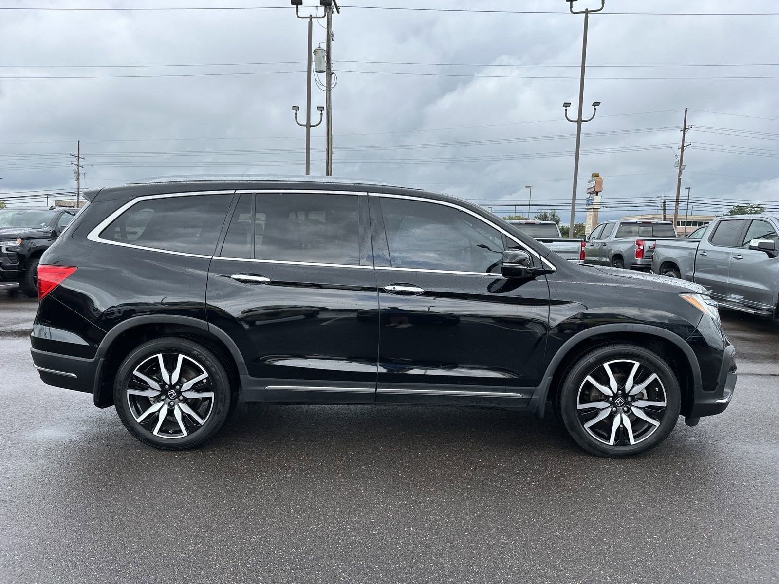 Used 2019 Honda Pilot Touring with VIN 5FNYF5H61KB042205 for sale in Southaven, MS