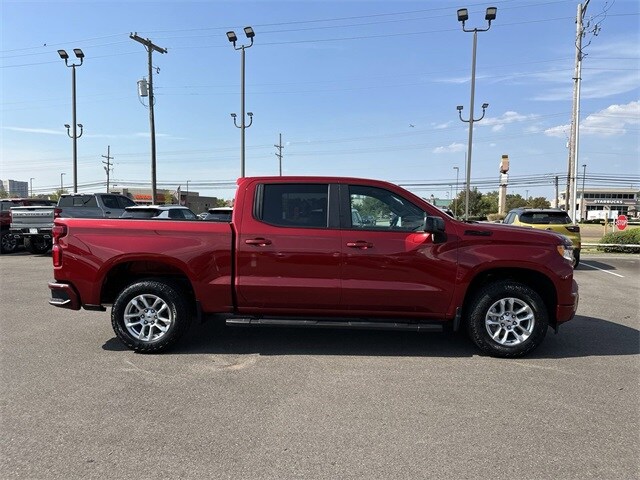 Used 2024 Chevrolet Silverado 1500 RST with VIN 1GCUDEED0RZ252239 for sale in Southaven, MS