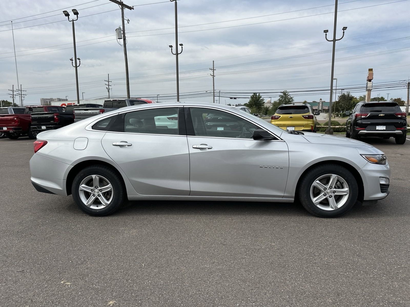 Used 2020 Chevrolet Malibu 1LS with VIN 1G1ZB5ST0LF085499 for sale in Southaven, MS