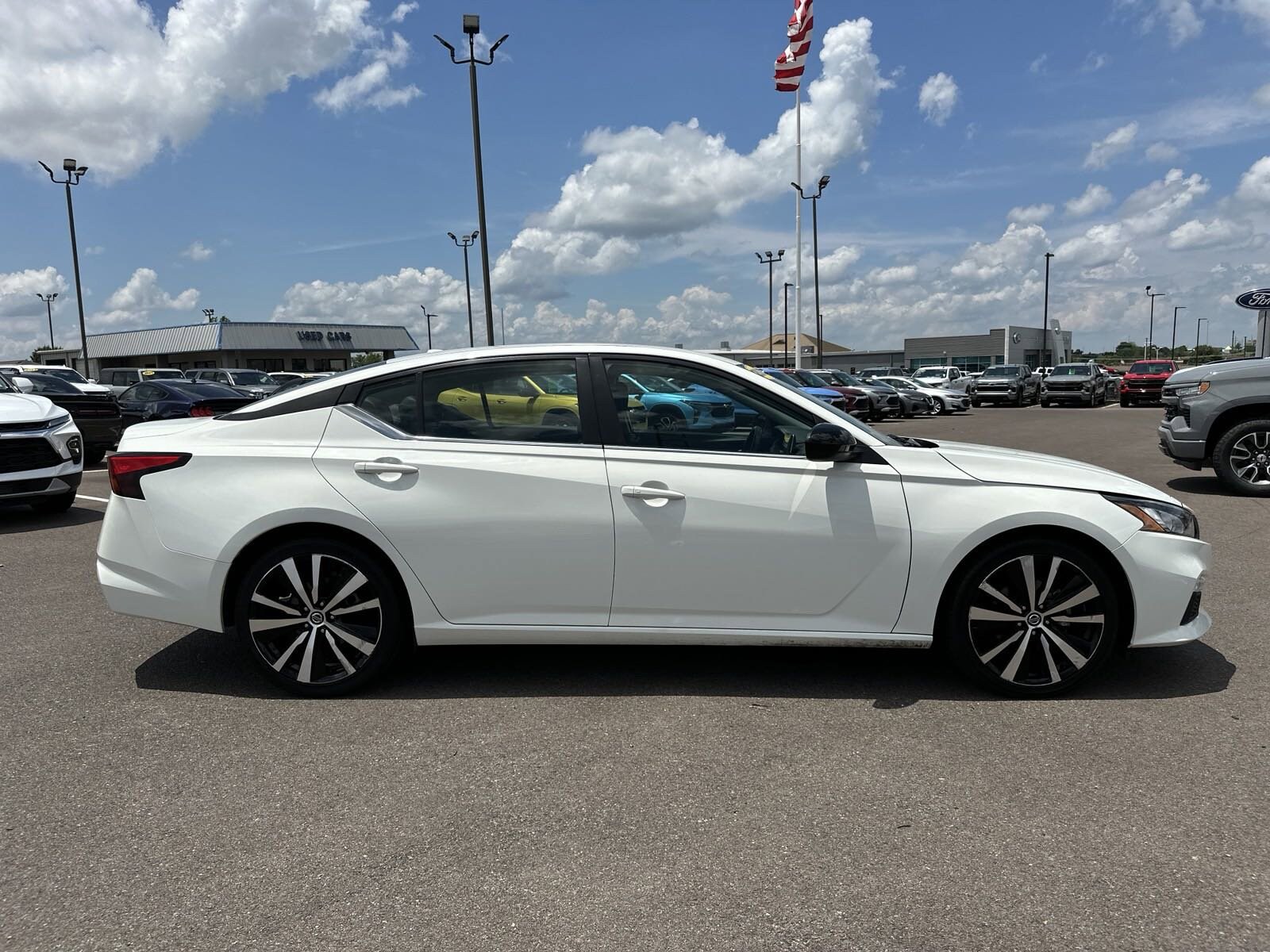 Used 2022 Nissan Altima SR with VIN 1N4BL4CV6NN300382 for sale in Southaven, MS