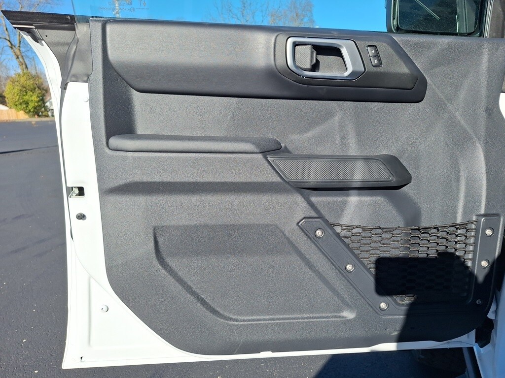 2025 Ford Bronco Badlands photo 2