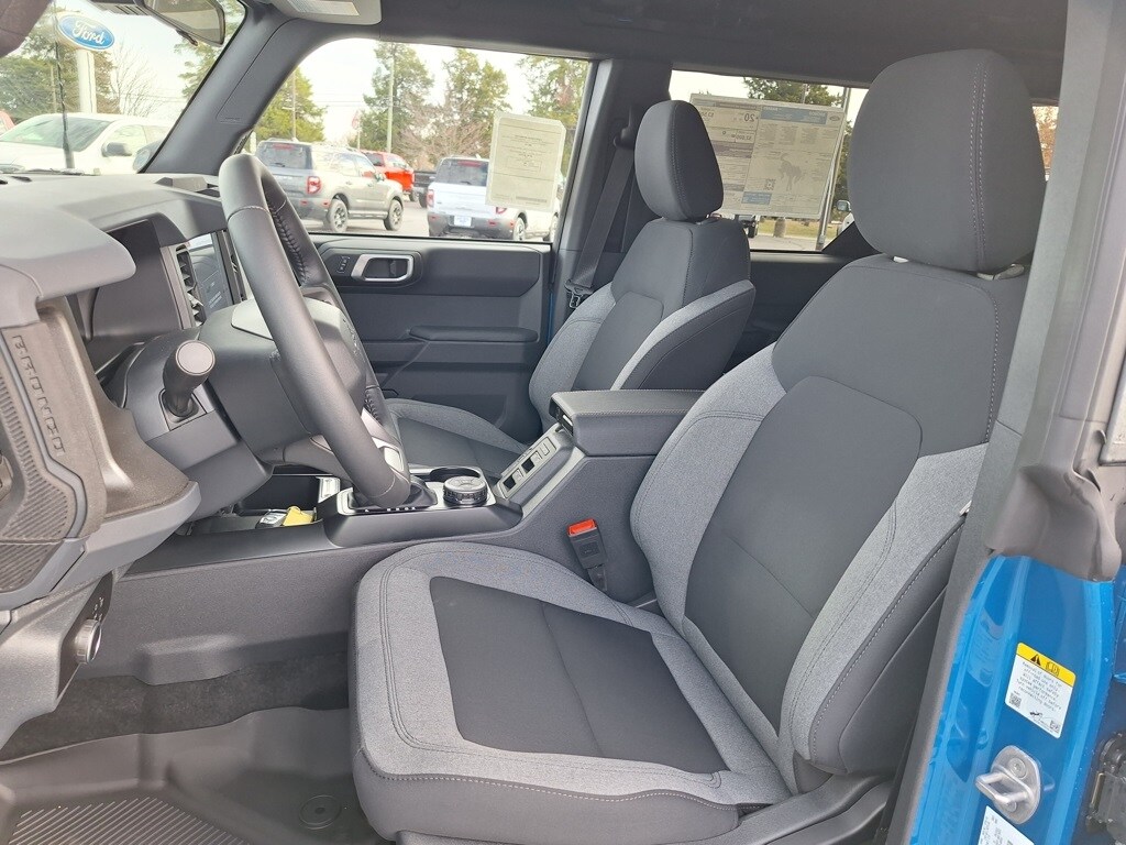 2025 Ford Bronco Big Bend photo 3