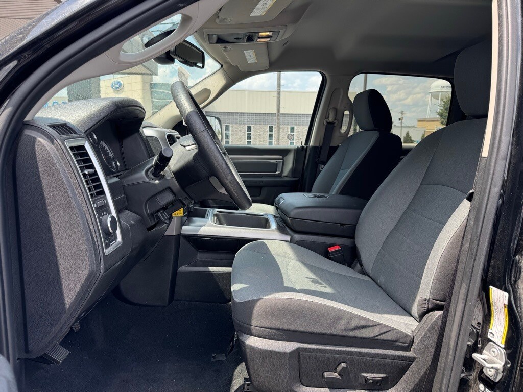 2023 Ram 1500 Classic SLT photo 3