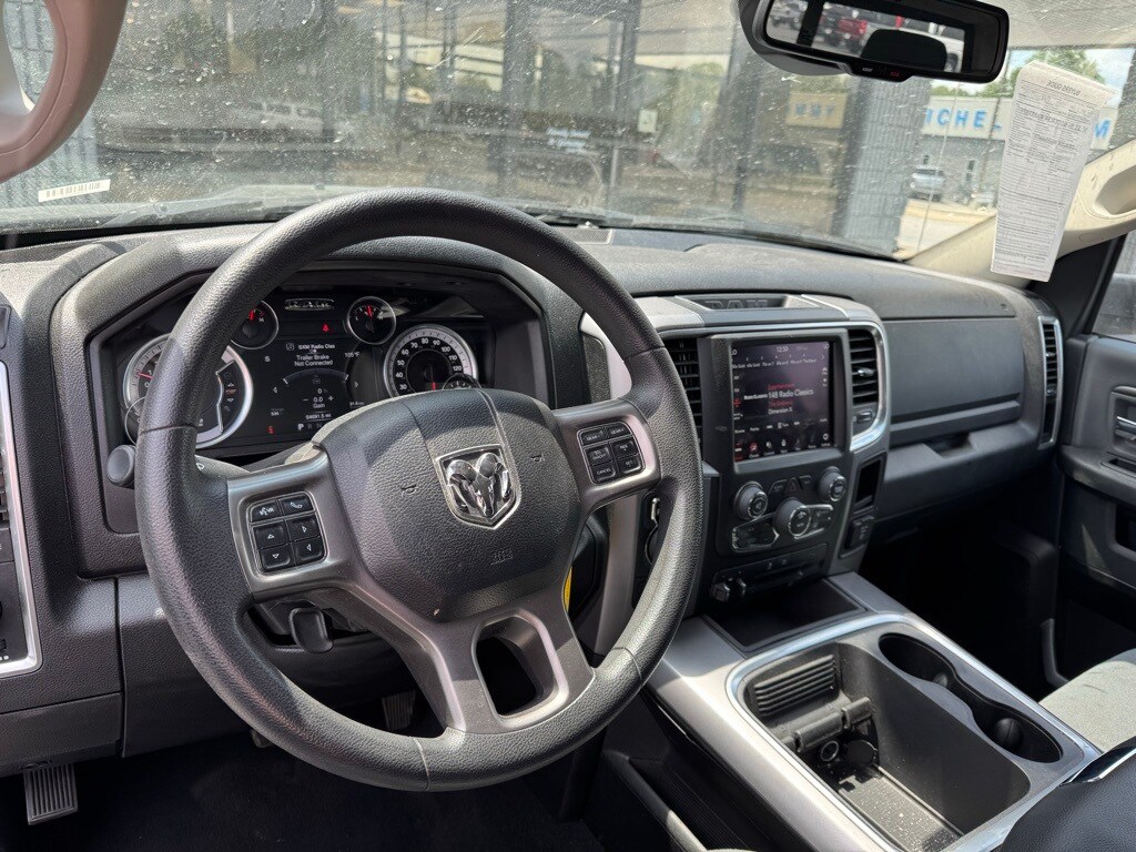 2023 Ram 1500 Classic SLT photo 4