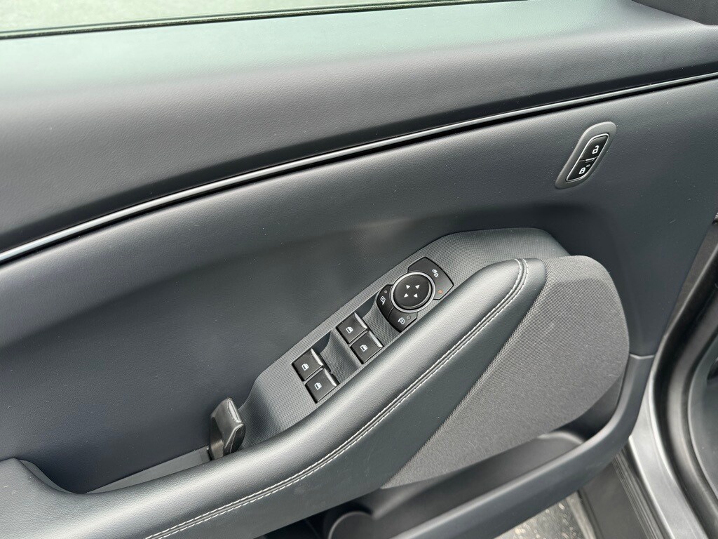 2023 Ford Mustang Mach-E Select photo 3