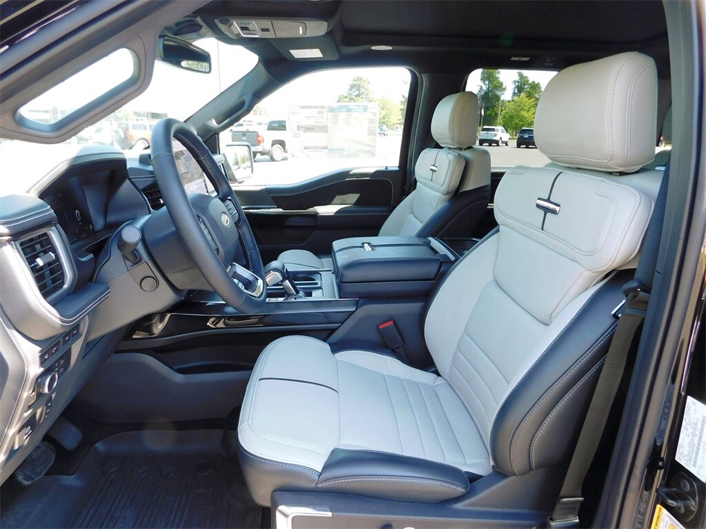 2022 Ford F-150 Lightning Platinum photo 4