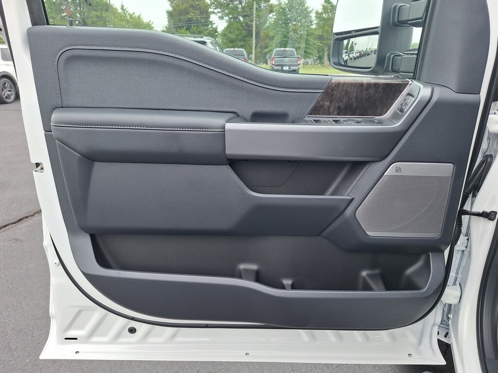 2026 Ford F-350 photo 2