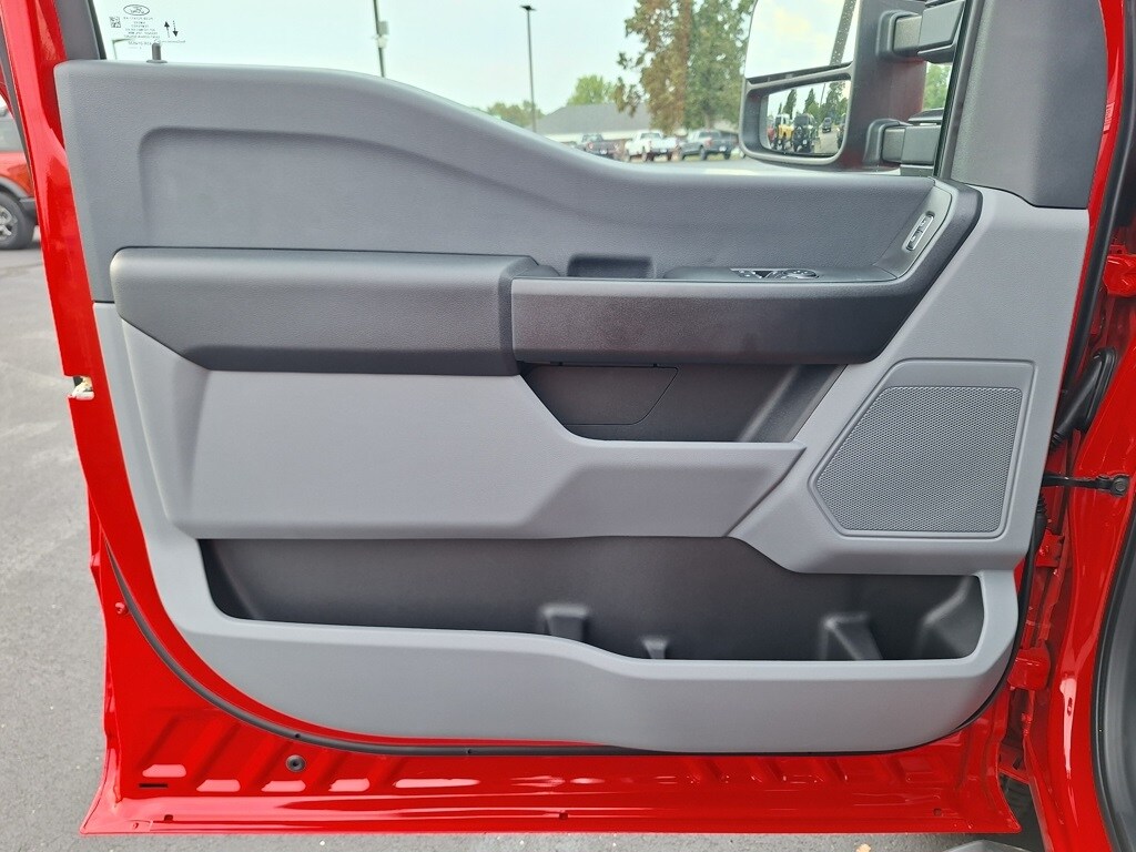 2026 Ford F-350 photo 2