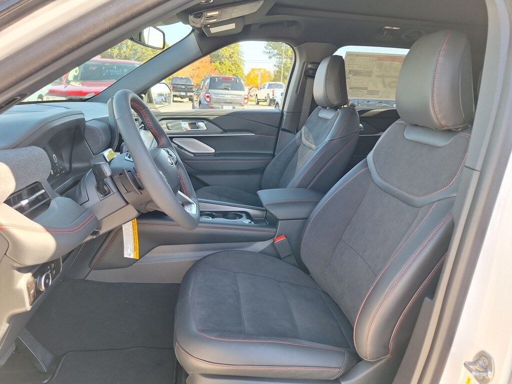 2026 Ford Explorer ST photo 4