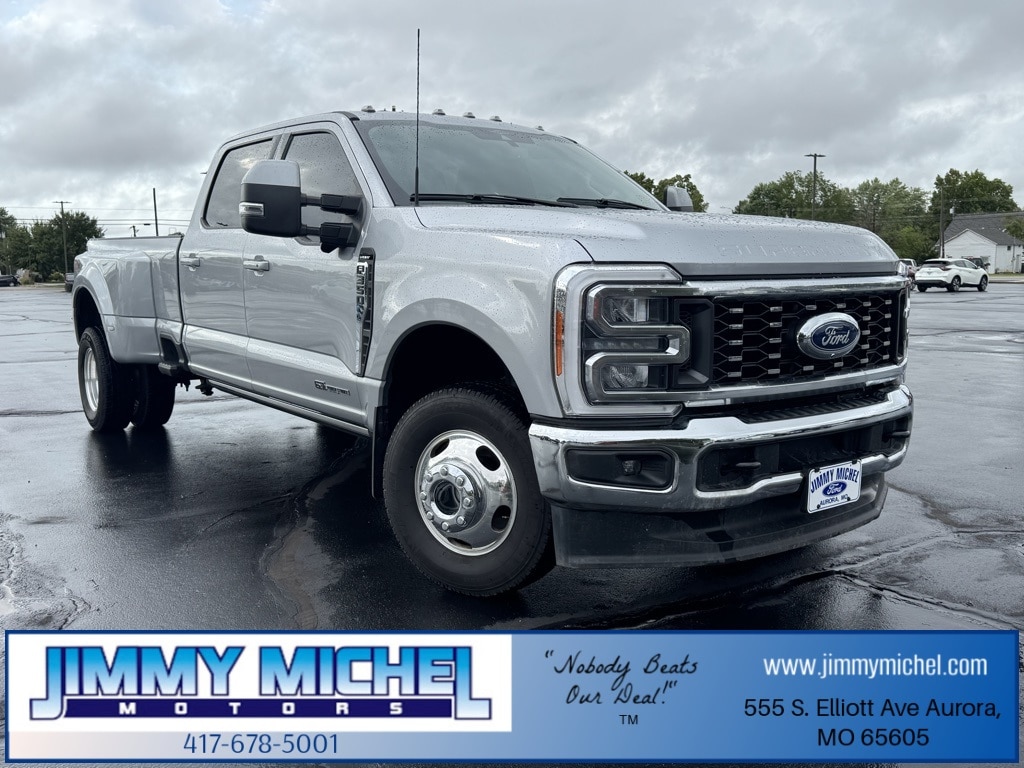 2023 Ford F-350 Super Duty Lariat's photo