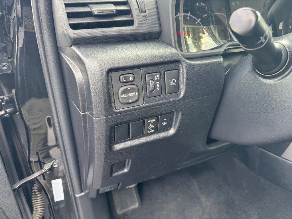 2024 Toyota 4Runner SR5 Premium photo 3