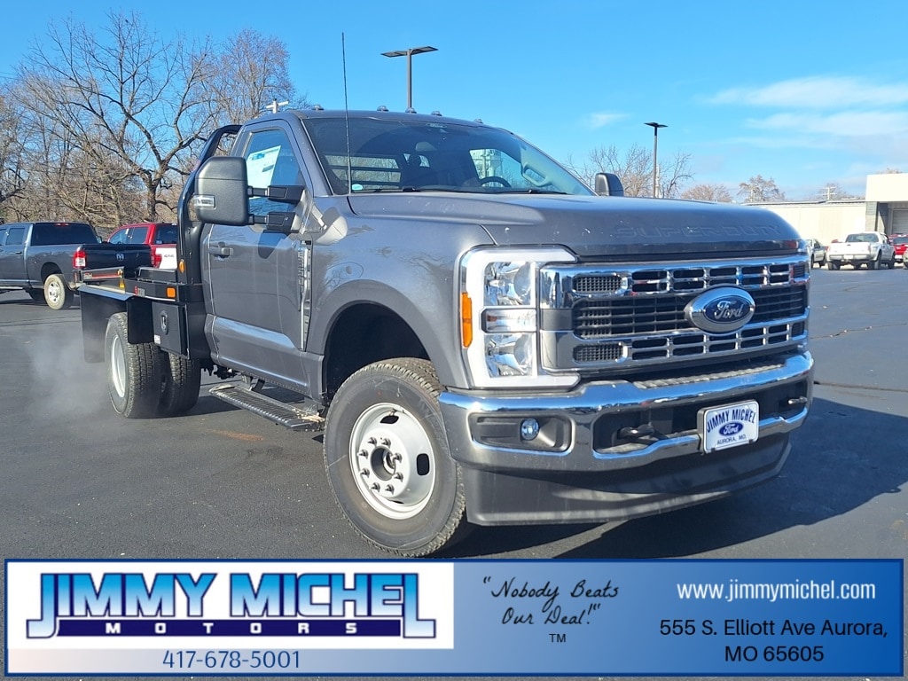 2025 Ford F-350 Super Duty Chassis Cab XL's photo