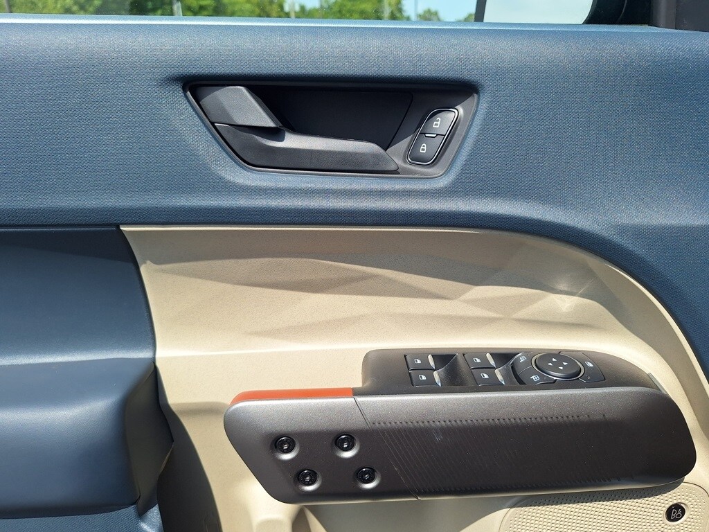 2025 Ford Maverick Lariat photo 3