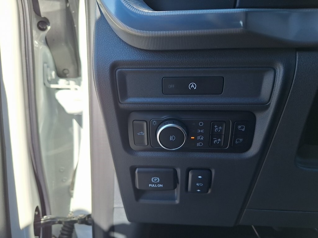 2025 Ford F-150 Lariat photo 3