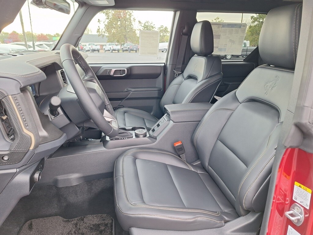 2025 Ford Bronco Badlands photo 3