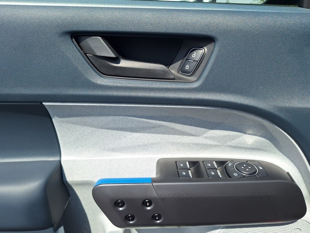 2025 Ford Maverick XLT photo 3