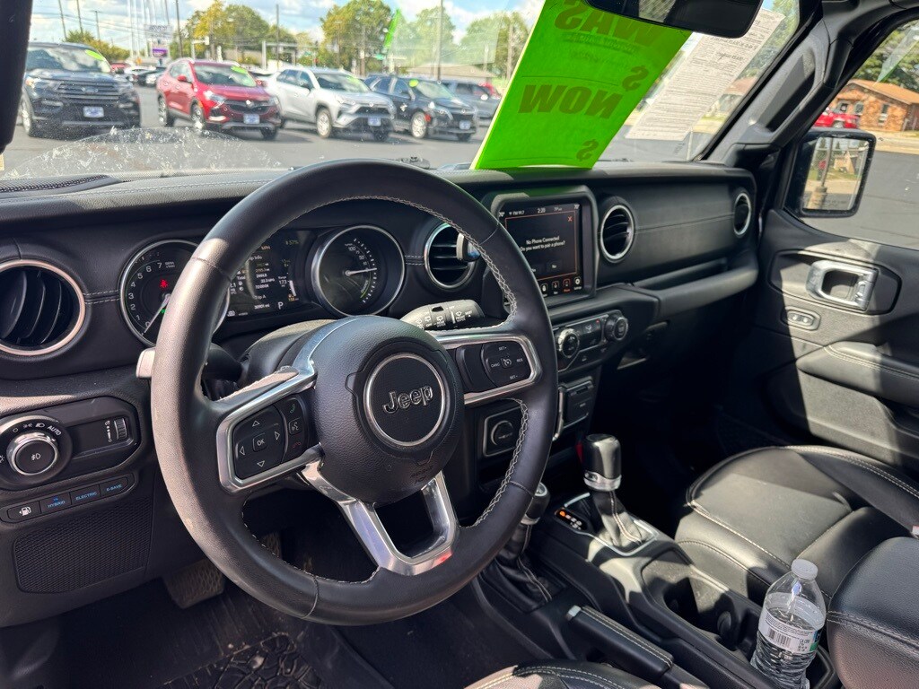 2023 Jeep Wrangler Sahara 4xe photo 3