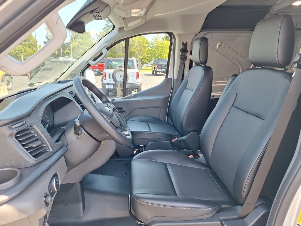 2025 Ford Transit photo 3