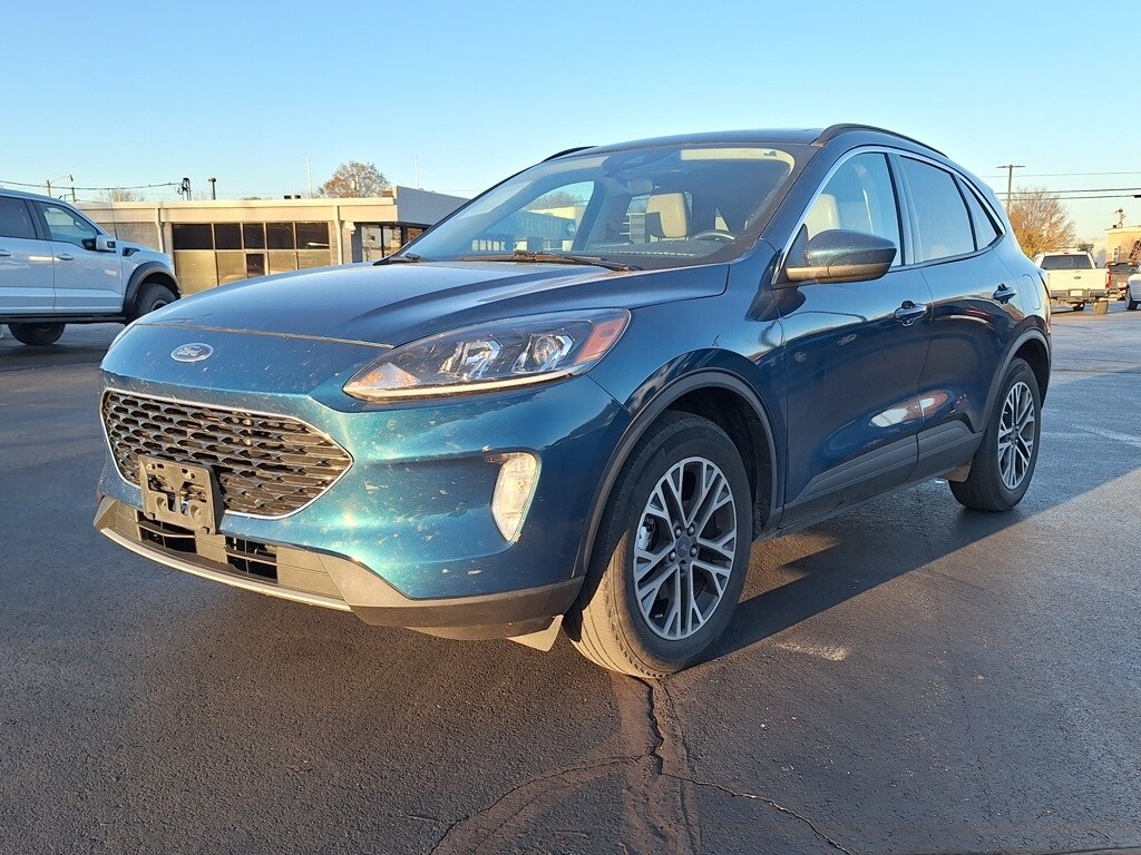 2020 Ford Escape SEL photo 2
