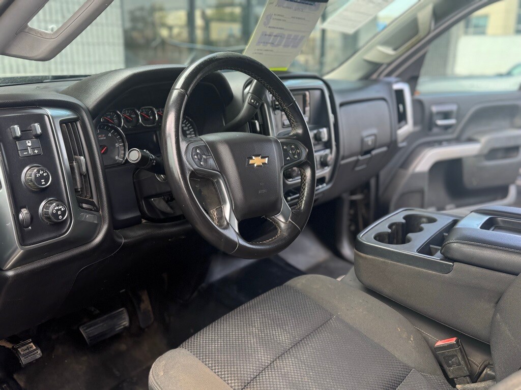 2015 Chevrolet Silverado 2500HD LT photo 3