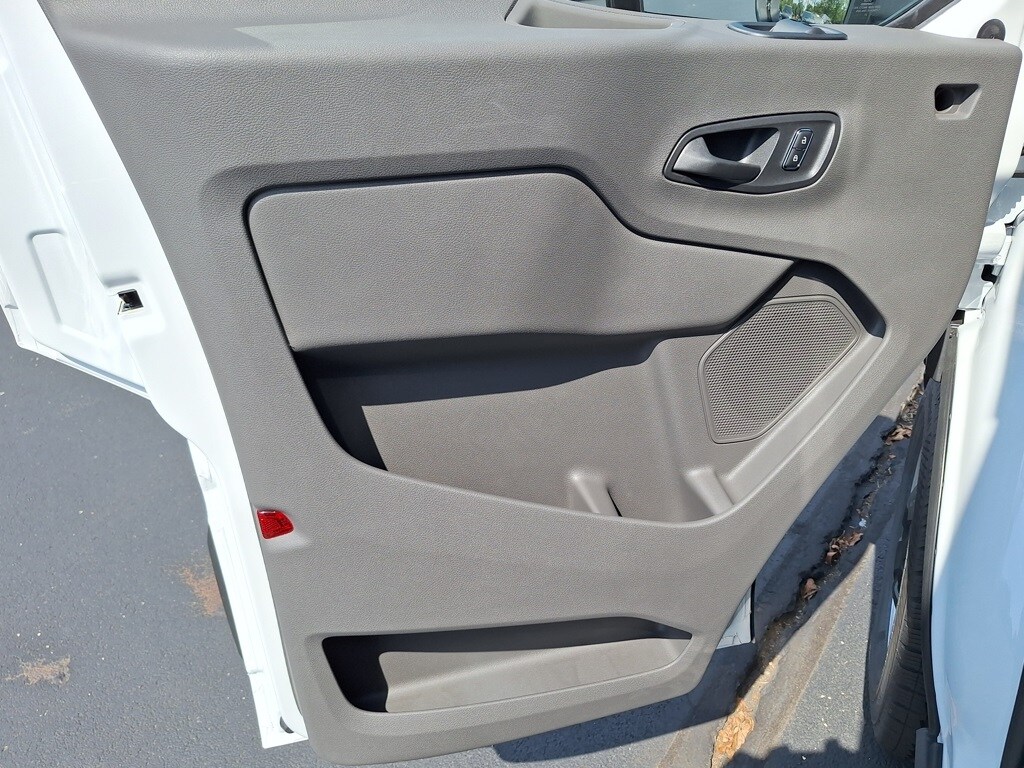 2025 Ford Transit photo 2