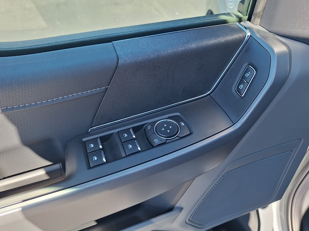 2025 Ford F-150 XLT photo 3
