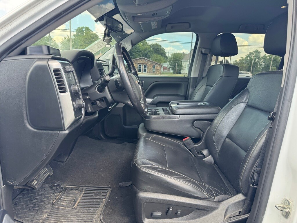 2018 Chevrolet Silverado 1500 LT photo 3