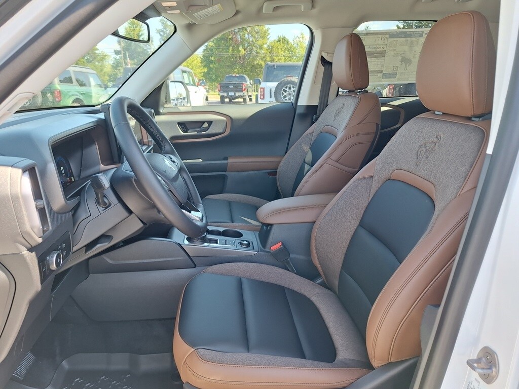2025 Ford Bronco Sport Outer Banks photo 3